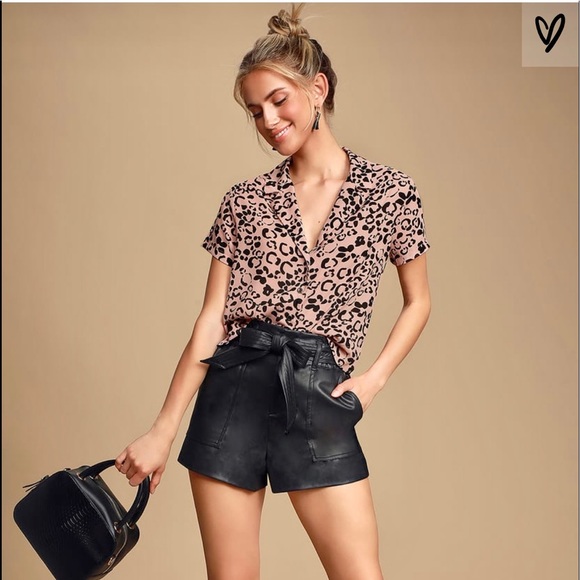 Lulu’s Pink Cheetah print button-up sz Large - Picture 3 of 5